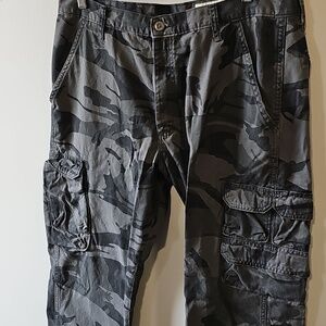 Wrangler Black And Gray Camouflage 36x32 Cargo Pants